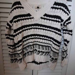 Chunky Knit V-neck Sweater